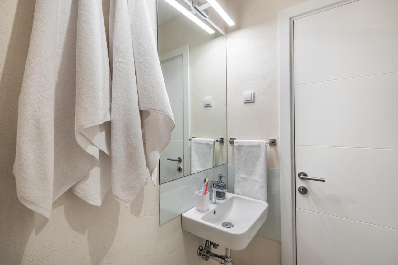 Apartment Vracar Belgrade, St Sava Church Park Bagian luar foto